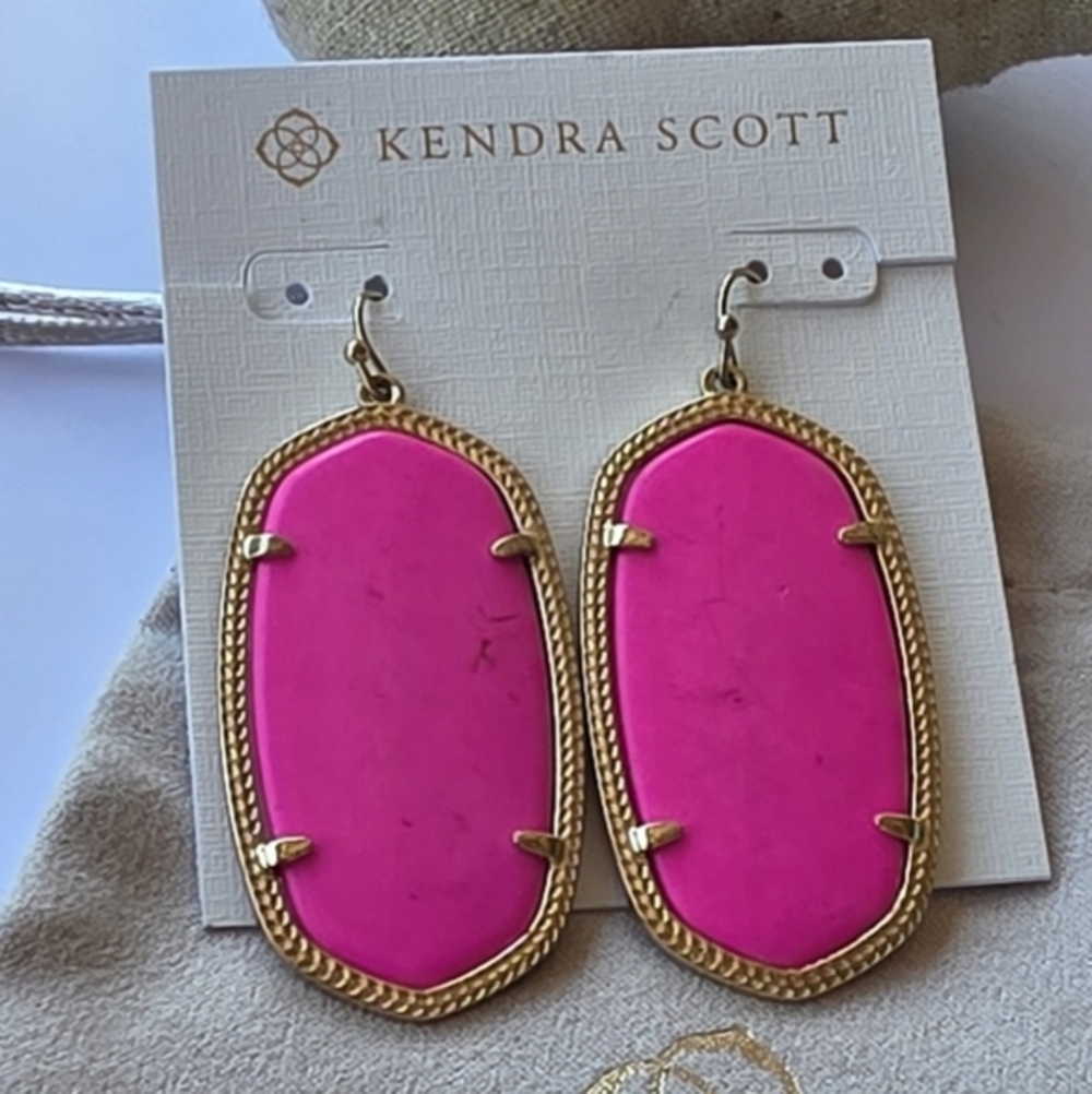 Kendra Scott Hot Pink Danielle Magenta‎ Gold Plated Statement Earrings Rare